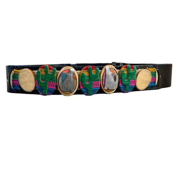 Vintage Accessories - VINTAGE Southwestern Velcro Belt with Howling Wolves & Cactus